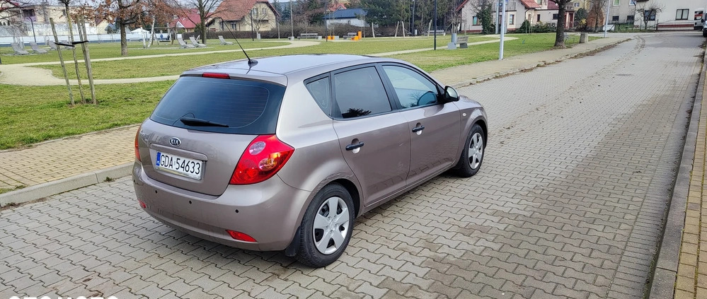 Kia Ceed cena 13390 przebieg: 205100, rok produkcji 2009 z Bieruń małe 92